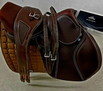 Equiline Springsattel 17"M Equiline  Marghe