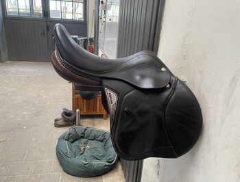 Equiline Springsattel Nick Skelton 17” braun, Equiline Nick Skelton, KDU, Siodła skokowe, Bergheim