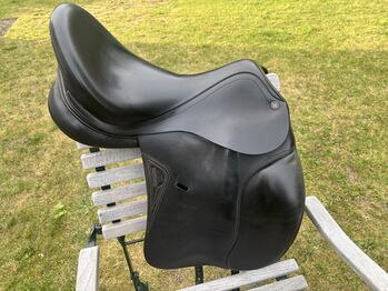Equiline Talent Dressursattel, Equiline Talent, Julia, Dressursattel, Stelle