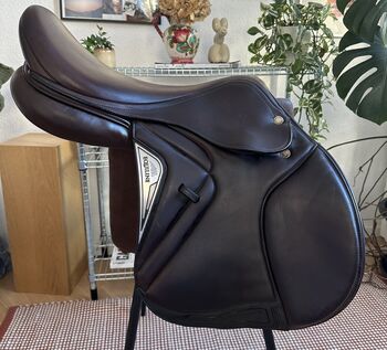 Equiline Sattel Closer 18 Zoll, Equiline Closer, Victoria, Jumping Saddle, Berlin