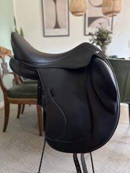 Equiveron Inferno X Dressursattel Monoblatt Schwarz 17,5 Zoll 17 Equiveron Inferno X