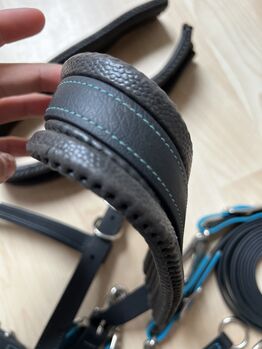 Equizaum WB-KB Equimero Kappzaum mit Zubehör Zügel schwarz Bithanger Equiclick Weiche Neckptaches Equimero Equizaum