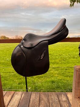 ErrePlus JF, 18'', 33 Kammerweite schwarz, ErrePlus JF, Alina, Jumping Saddle, Rimsting