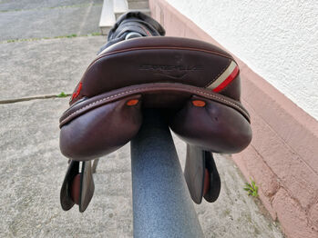 Erreplus JF Springsattel 17/33, tobacco, 3 Jahre alt, kaum benutzt, Erreplus, Marianne, Jumping Saddle, Enkenbach