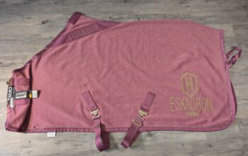 Eskadron Abschwitzdecke Heritage Jersey Sparkle Wildberry M NEU Eskadron Abschwitzdecke Heritage Jersey Sparkle Wildberry