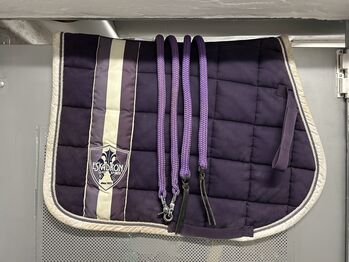 Eskadron Big Square Plum VS und offene Zügel Horsefactory mit schwarzem Leder Lila, Eskadron  Big Square, Melissa, Dressage Pads, Duisburg 