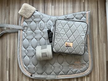 Eskadron Glossy in Ivorygrey mit Bandagen, Eskadron Schabracke, Bandagen, Leah, Dressage Pads, Bodelshausen