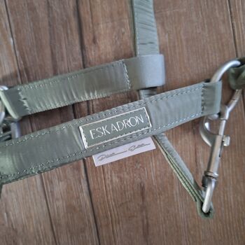 Eskadron Halfter WB Ashgreen mit Führstrick Eskadron 