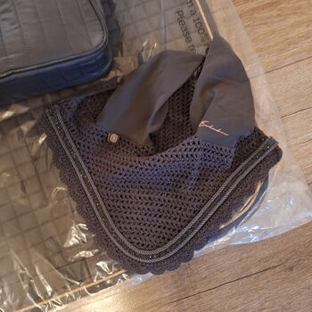 Eskadron Heritage Basalt Grey Schabracke, Bandagen und Fliegenhaube Eskadron 