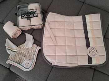 Eskadron Heritage Set rosé, Dressur, WB, Eskadron Heritage, Lechner Beate, Dressage Pads, Kaufering