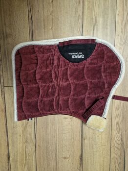 Eskadron Heritage Schabracke samt rot lamfell vs, Eskadron Heritage, Tanja Tofahrn , Dressage Pads, Wipperfürth 