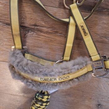 Eskadron Lammfellhalfter Lemon WB mit Führstrick Eskadron 