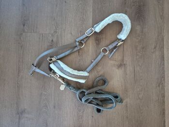 Eskadron Lederhalfter mit Strick Eskadron