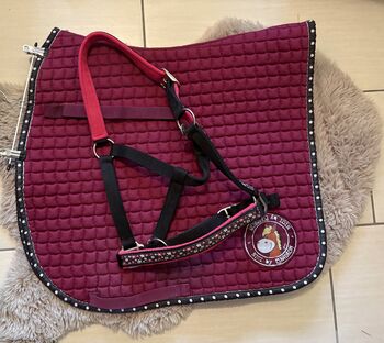 Eskadron Nici Set Burgundy 2014 Schabracke Halfter WB DL DR, Eskadron Nici Burgundy 2014, Leon, Dressage Pads, Nürnberg 