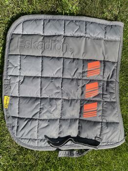 Eskadron Reflexx Schabracke reflektierend grau Dressur, Eskadron  Reflexx, Charly, Dressage Pads, Spelle