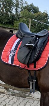 Eskadron rot, Eskadron  Pepperred, Antonia, Dressage Pads, Beselich 