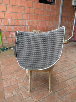 Eskadron Schabracken, Springen, VS, Eskadron, Anna Becker, Dressage Pads, Schwanewede