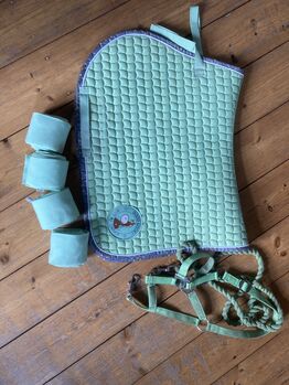 Eskadron Schabracke mit passenden Bandagen und Halfter, Eskadron , Daniela Wichert, Dressage Pads, Leer