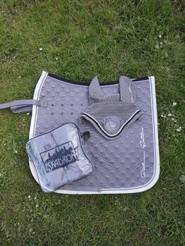 Eskadron Schabracke Platinum Violetgrey, Eskadron  Platinum , Charlotte Jamieson , Dressage Pads, Nienburg