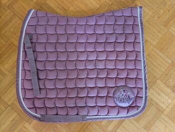 Eskadron Schabracke Cotton Medium, Eskadron  Smokingpurple , Lisa , Schabracken, Unternberg