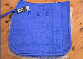 Eskadron Schabracke DL Dressur Dynamic Purple Neu Big Square, Eskadron Dynamic, Pferdi, Schabracken, Ponitz