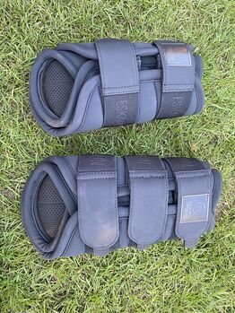 Eskadron Softshell Essence Gamaschen M&L Doveblue, Eskadron, Laura S., Gamaschen, Solingen
