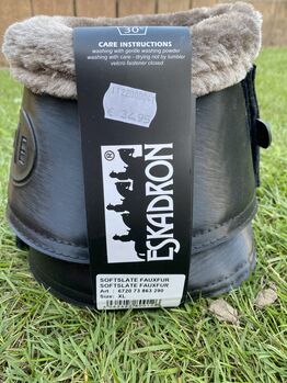 Eskadron Softslate Fauxfur Hufglocken XL, Eskadron, Laura S., Other, Solingen