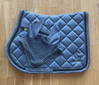 Eskadron Steel Blue Set, Eskadron Classic Sports, Mr and Mrs Button, Dressage Pads, Berlin