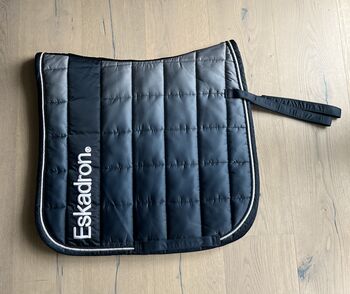 Eskadron Schabracke Blau DL, Eskadron , Alisha Tramowsky, Dressage Pads, Pommersfelden