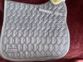 Eskadron Schabracke DL Lila/Flieder, Eskadron Eskadron Classic Sports FS22 Glitter Mesh Schabracke , Maja, Dressage Pads, Leverkusen 