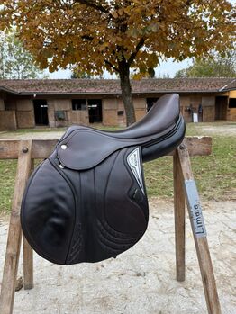Euqiline Springsattel, Equiline , Jana Suwani Mayrhuber, Jumping Saddle, Taiskirchen im Innkreis