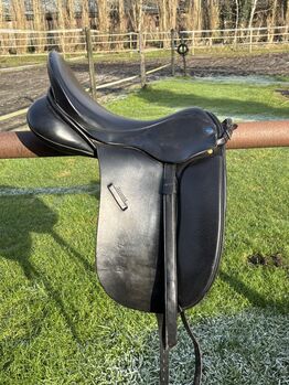 Euroriding Diamant Dressursattel 18 Zoll schwarz, Euroriding  Diamant, Lina Fehrmann, Dressage Saddle, Haren