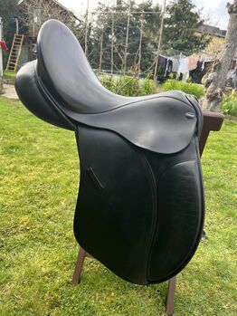 Euroriding Diamant Dressursattel 17 Zoll, Euroriding  Diamant, Amelie Becher, Dressage Saddle, Schkopau 