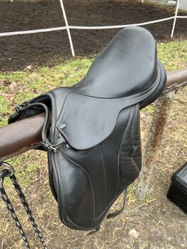 Euroriding Romulus Dressursattel 16" W – 18 Monate alt, sehr guter Zustand, Euroriding Romulus, Marcel Adam, Dressage Saddle, Berlin