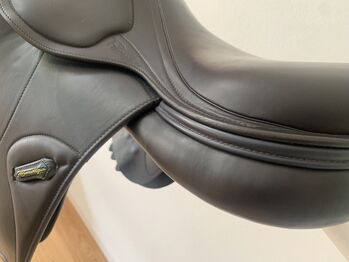 Vielseitigkeits Sattel Springen Amerigo Springsattel HC Largo Pinerolo schwarz mit blauer Applikation