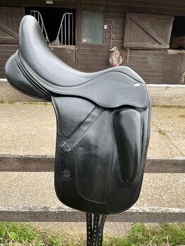 Fairfax Gareth 18” dressage saddle, Fairfax  Gareth, Laura Wilkinson, Dressursattel, Chesterfield 