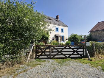 Farmhouse, with attached barn, outbuilding and land, Anne Aspley-Bagwell , Equestrian Properties, Domeyrot 