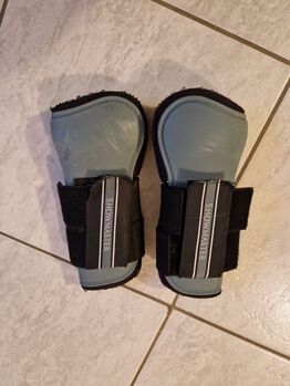 Felix Bühler Schabracke, Gamaschen & Fliegenhaube Felix Bühler