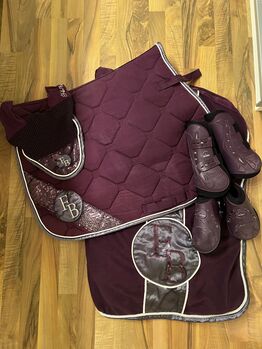 Felix Bühler Set, Felix Bühler, Anna Thanbauer, Czapraki, Hallwang