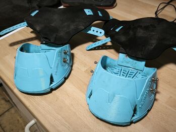 Flexboots Gr.120, Flexboots , Andrea Bayer , Shoeing, Hohberg