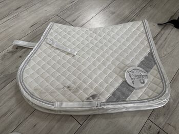 Verkaufe Eskadron Platinum Vs, Theresa Schmidt, Dressage Pads, Freiland bei Deutschlandsberg