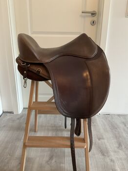 Freeform SB Dressage 17“ braun Freeform Dressage
