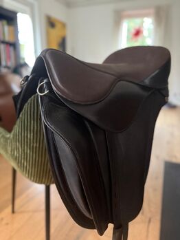 freeform Dressage Sattel 17,5 wie NEU – nur 3x kurz benutzt, freeform, Maria, Bezdrzewne siodło, Stuttgart