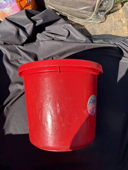 Futtereimer mit Henkel, shilara, Buckets, Feeders & Waterers, Binningen