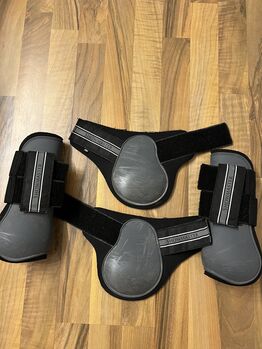 Gamaschen und Streichkappen, Showmaster, Anna Thanbauer, Tendon Boots, Hallwang