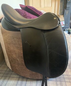 GFS Fieldhouse Pro Extra Dressage saddle. 17” M/W (31) Black, GFS ( Fieldhouse) Pro extra, Julie Wynne, Dressage Saddle, Lockerbie