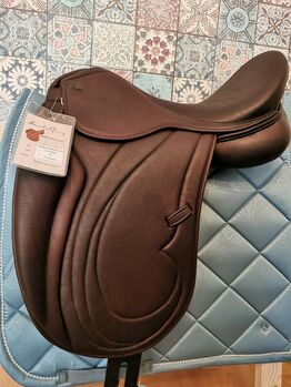 Nagelneuer Dressursattel Santa Cruz Alissa, Monoblatt, Gr. 18, Santa Cruz Alissa, Juliane Krause , Dressage Saddle, Kritzmow