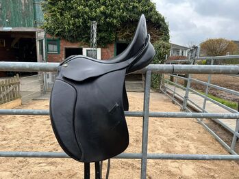 Gut erhaltenen und gepflegten Dressursattel Sommer Modell Magnus, Sommer  Magnus , F. Losch , Dressage Saddle, Norderstedt