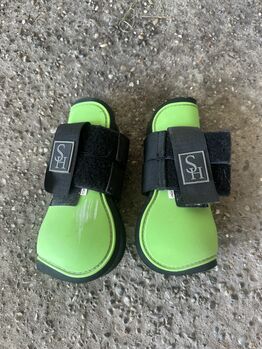 Grüne Pony Gamaschen, Showmaster, Thalia, Tendon Boots, Wangen b. Dübendorf