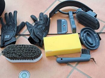 Putzzeug Pferde, Putzen, Kerstin Stop , Grooming Brushes & Equipment, Damsdorf 